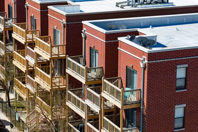 Residential building showcasing multi-unit apartment buildings in Chicago